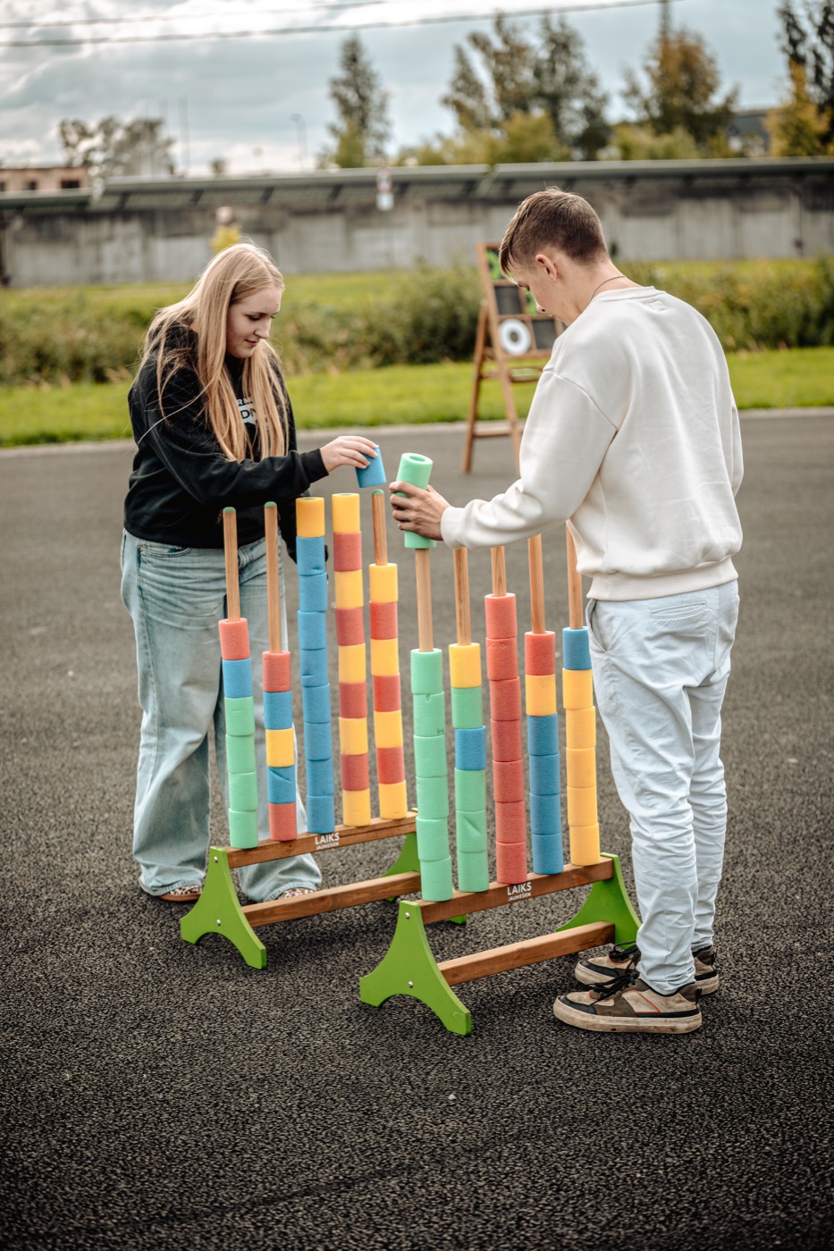 Colour stacking pegs
