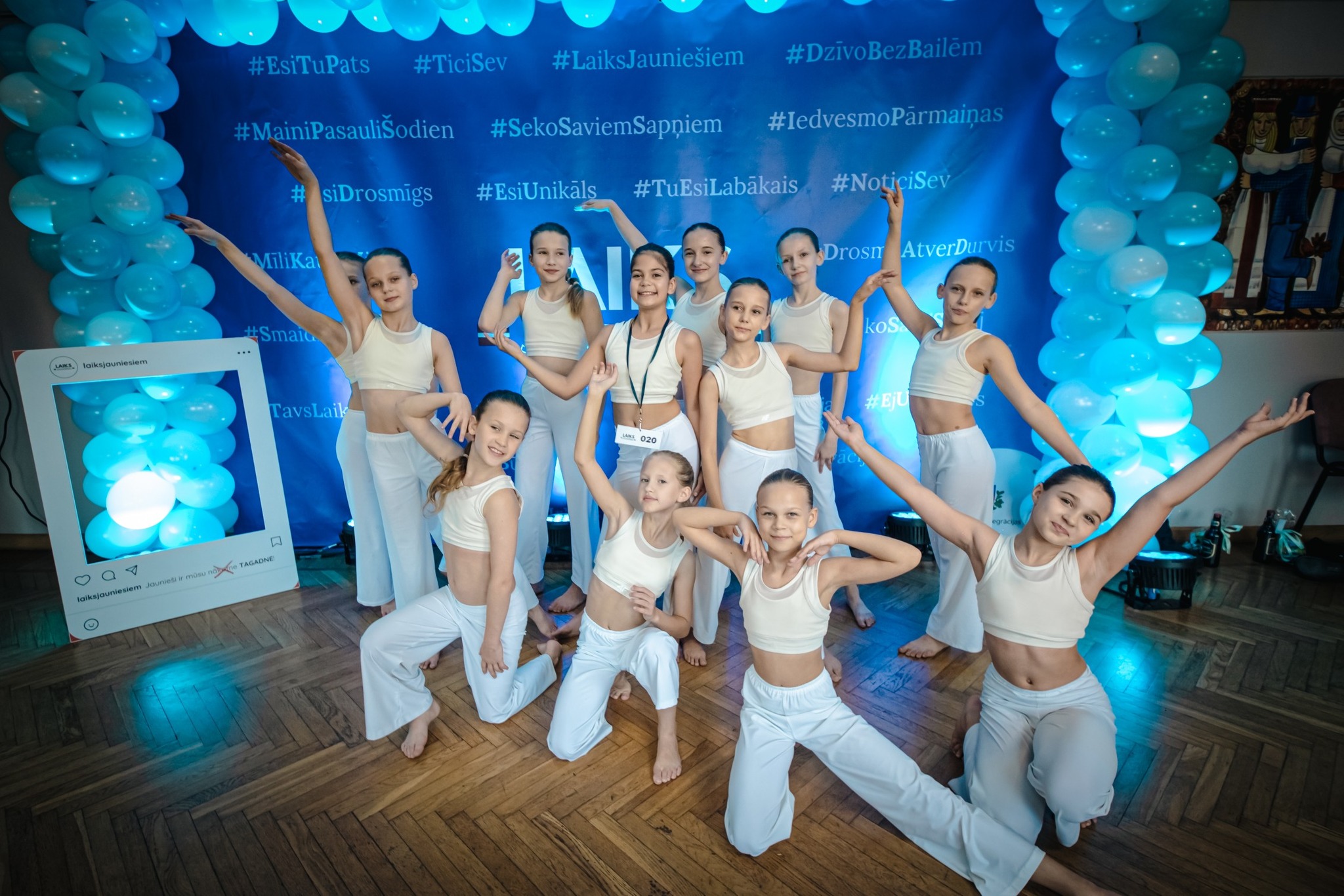 May be an image of dancing and text that says '#EsiTuPats #TiciSev #LaiksJauniesiem #MainiPasauliSodien odien #DzivoBezBailém #SekoSaviemSapniem # siDrosmigs #EsiUnikäls MiliKa #IedvesmoParmainas #TuEsiLabäkais #NoticiSev kionesarn DrosiAtverDurvis Drosm AtverDurvis TavsLaik koS 020 #EjU TAoлoHe ٥ heksouniesaen លាន oX Pa O'