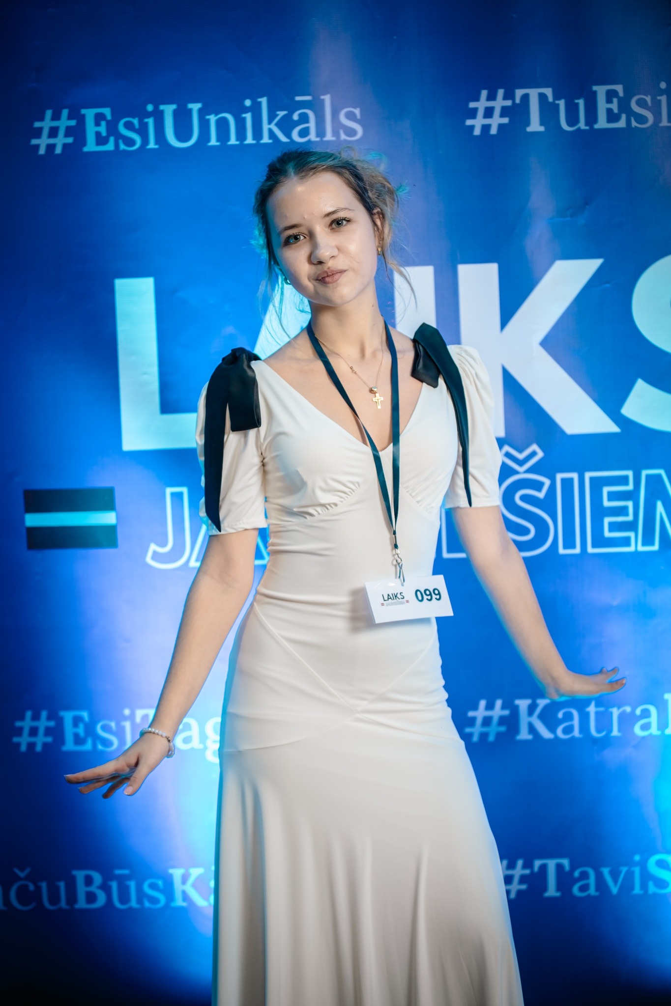 May be an image of text that says '#EsiUnikals #EsiUnikals#TuEs #TuEs Ji K ŠIEA LAIKS 099 # Esi #Esizas as #Katra čuBusK #Tavis'