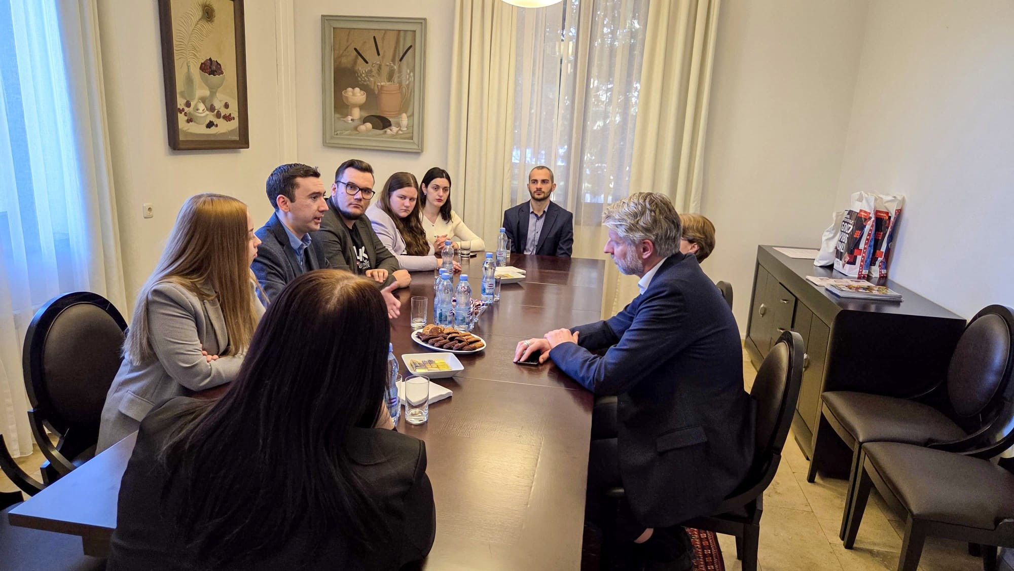 May be an image of the Oval Office