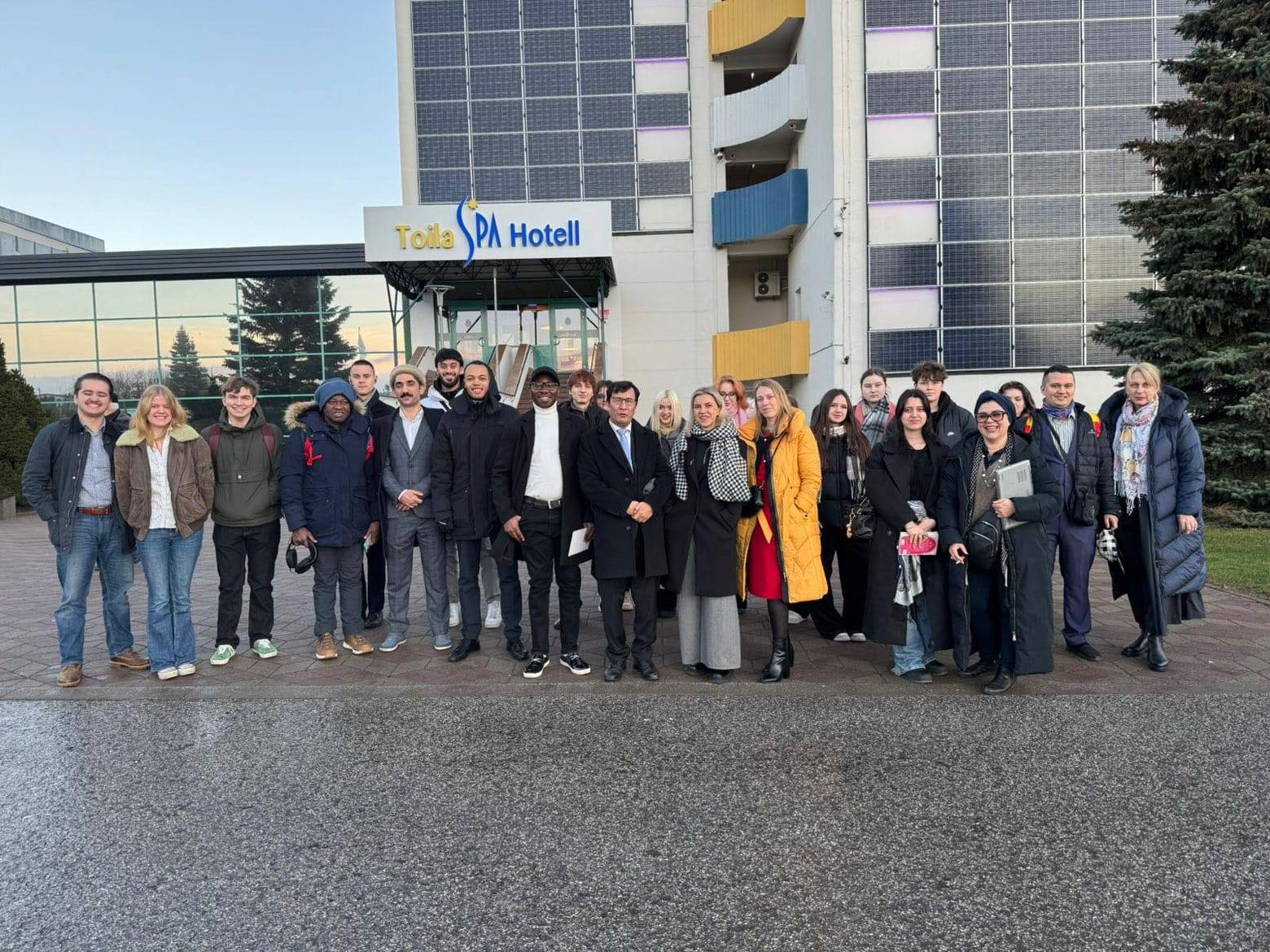 May be an image of one or more people and text that says 'Toila ToilaPAHotell PA Hotell'