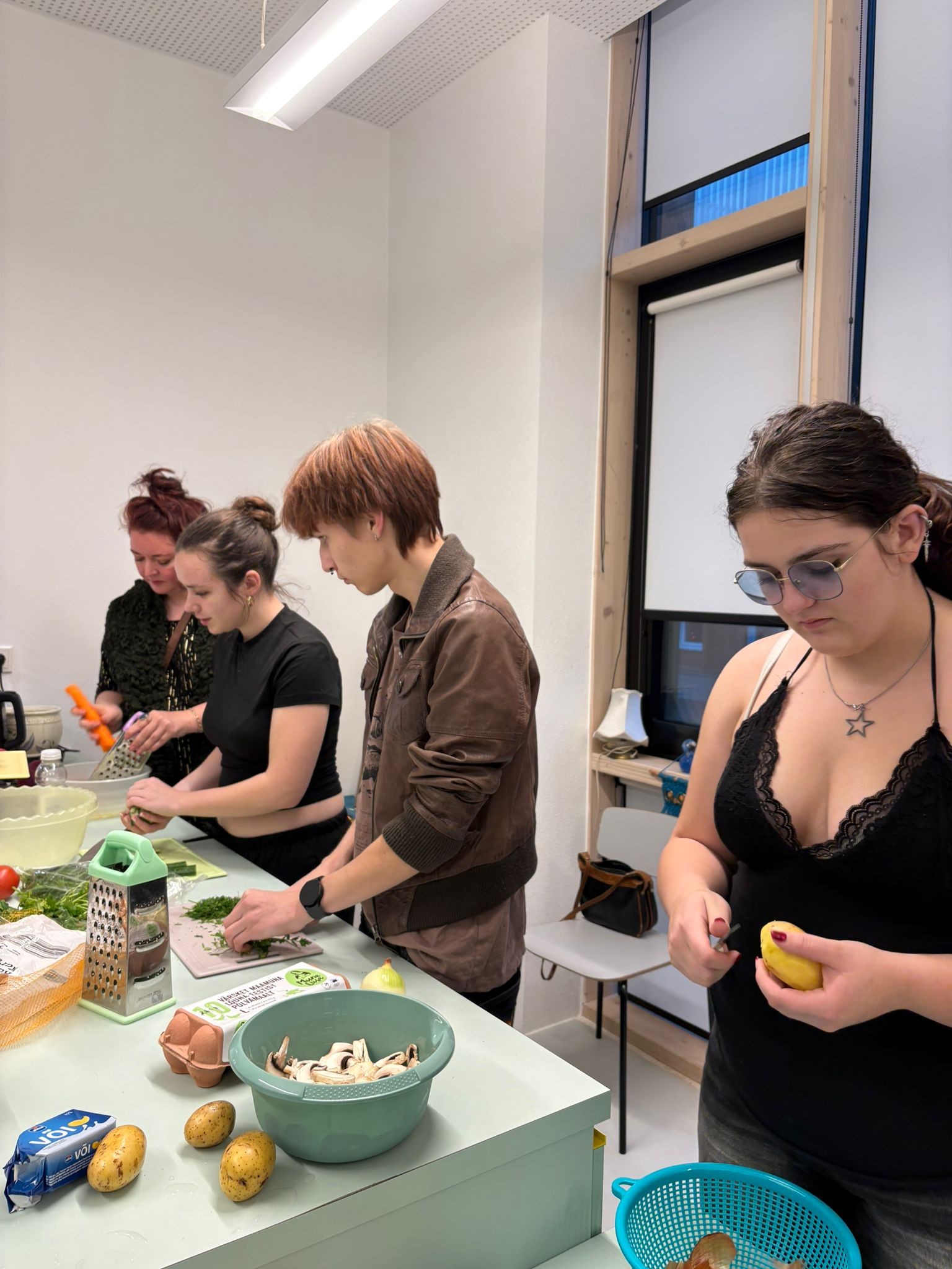 No photo description available.