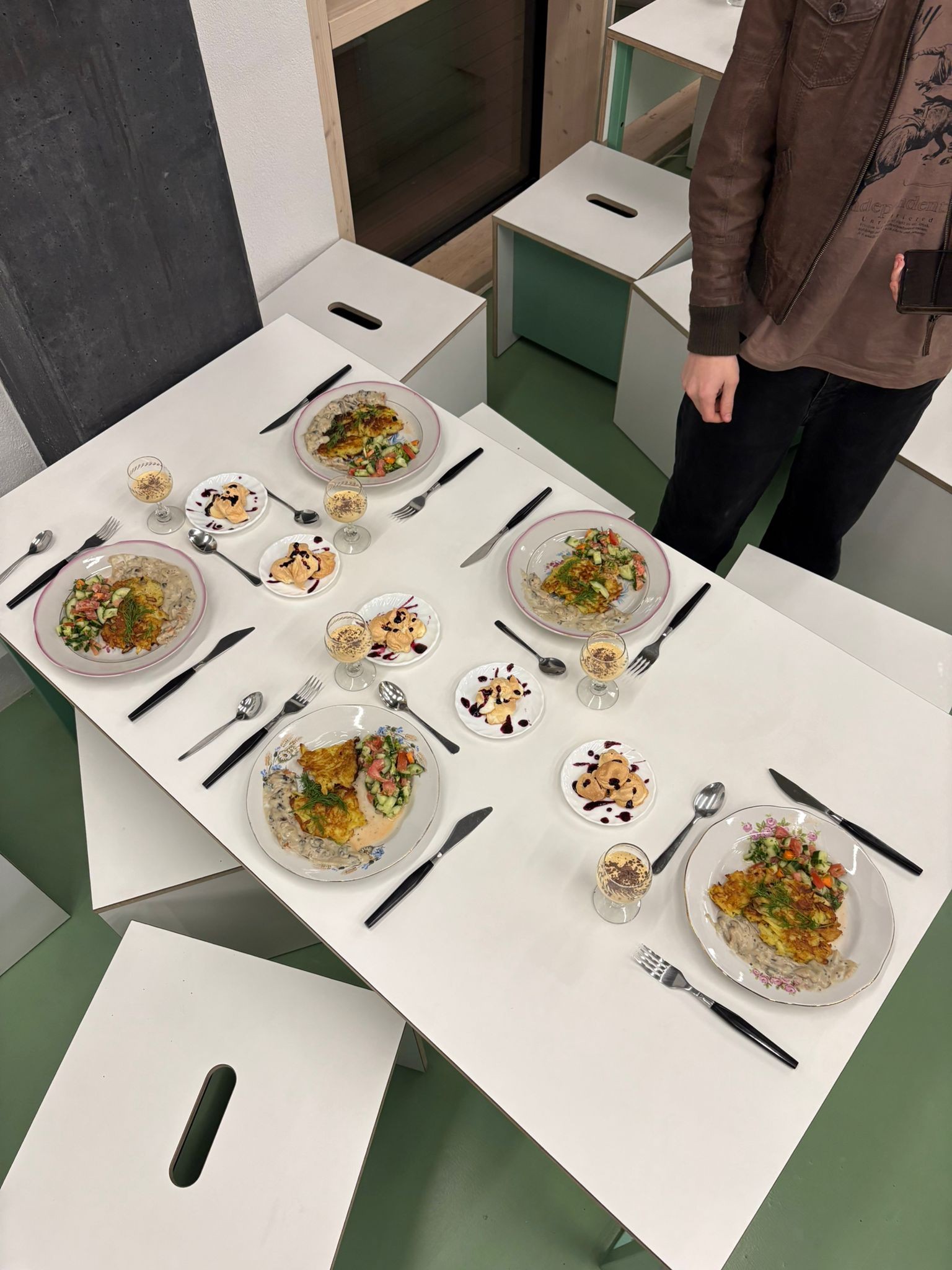 No photo description available.