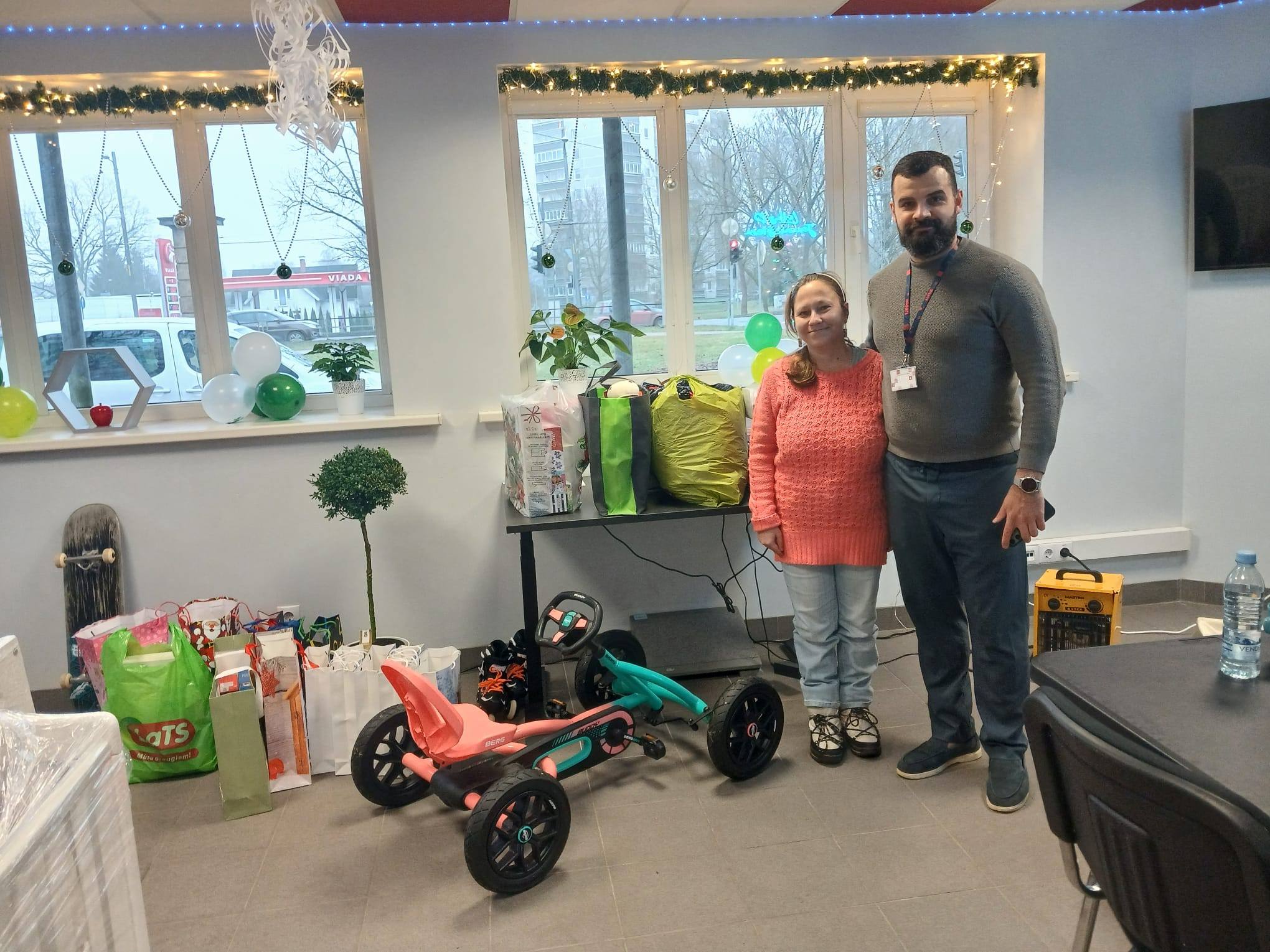 May be an image of ‎toy, scooter, motorcycle and ‎text that says '‎VIADA کتال TS‎'‎‎