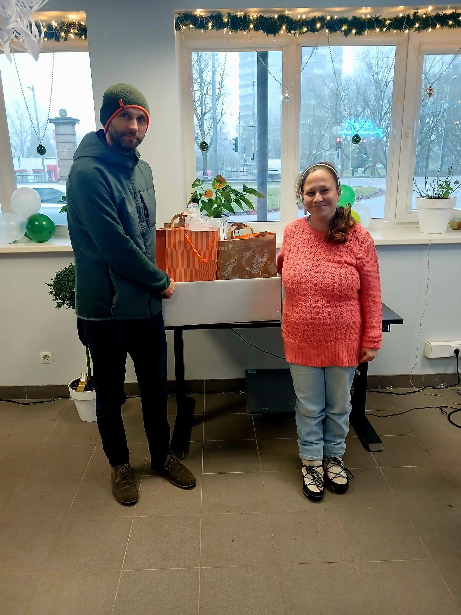 No photo description available.