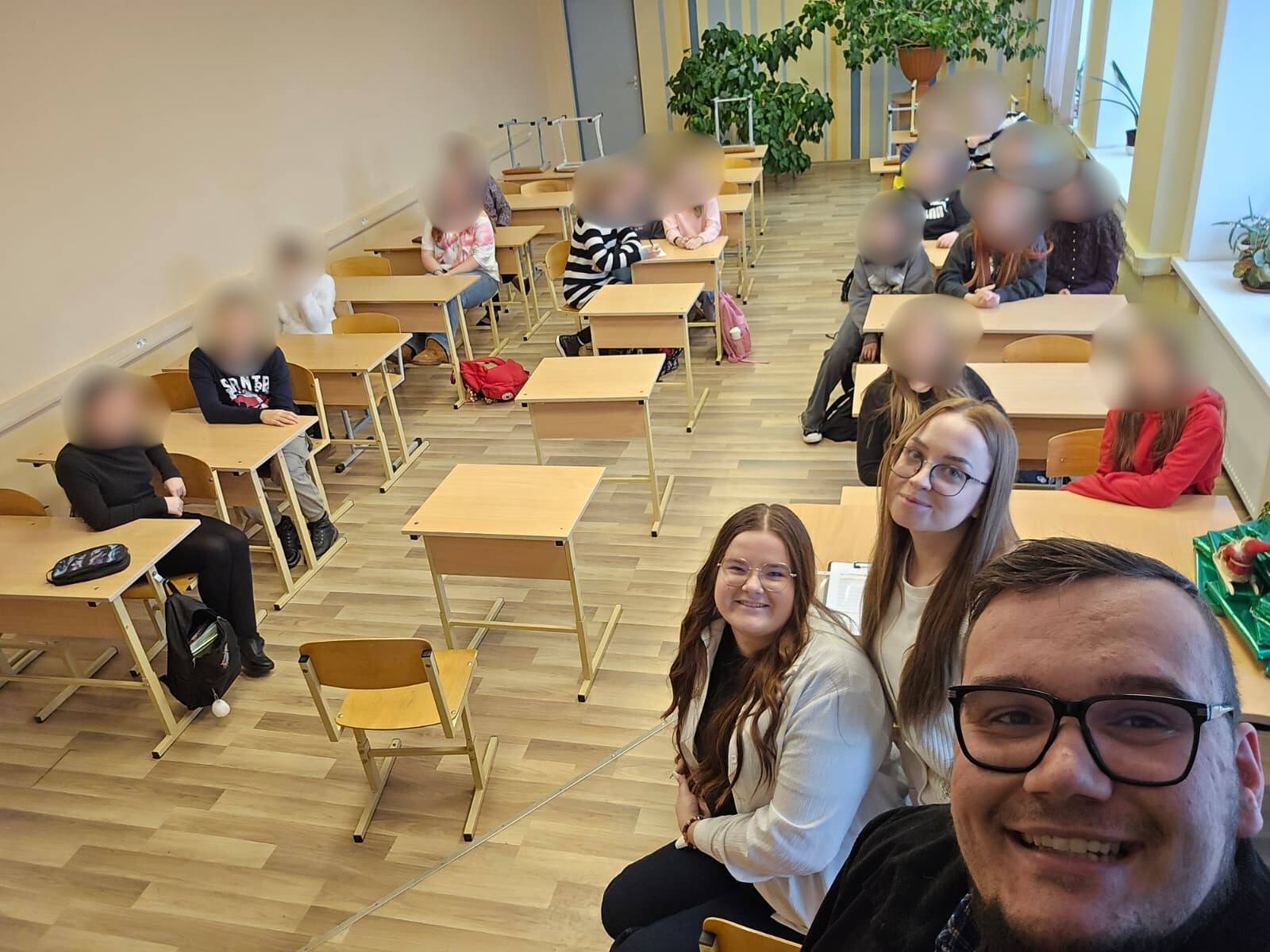 May be an image of one or more people, people studying and table